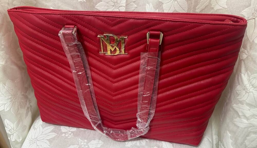 Badgley Mischka ex large Red Quilted Tote w laptop PKT B150